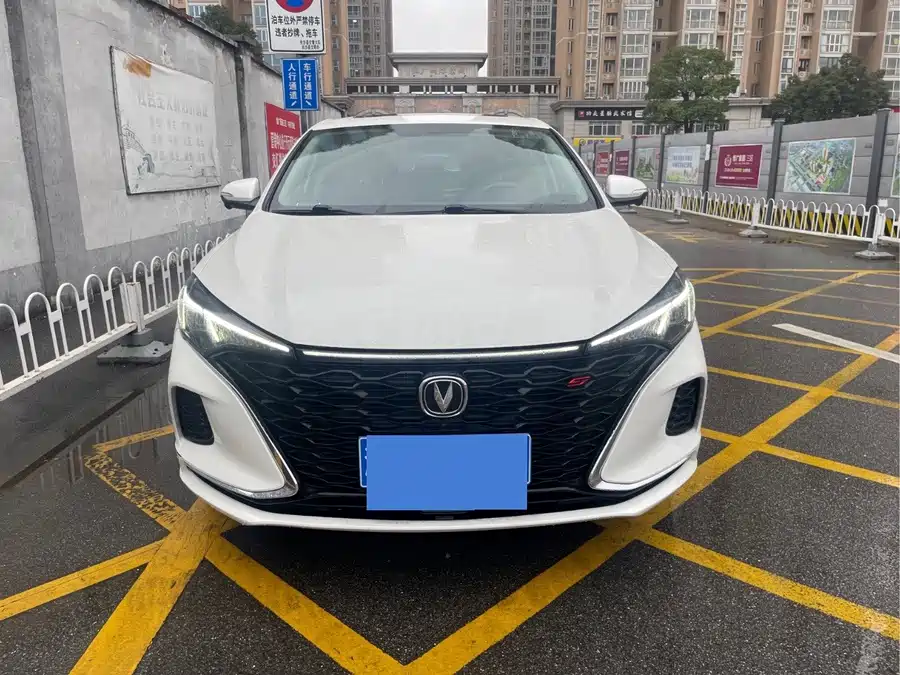 NIO NIO ES6 в цвете и кузовом – это идеальный выбор среди китайских автомобилей. Доступная цена и надежность гарантированы.