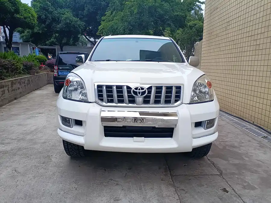 Toyota Toyota Prado в цвете и кузовом – это идеальный выбор среди китайских автомобилей. Доступная цена и надежность гарантированы.