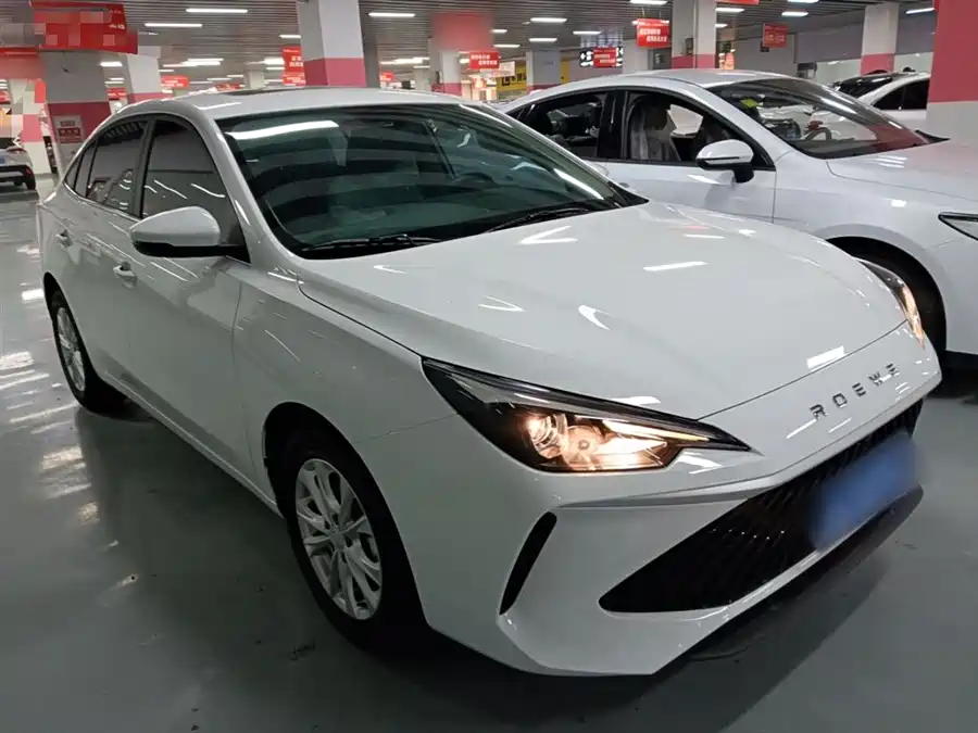 Toyota Toyota Corolla в цвете и кузовом – это идеальный выбор среди китайских автомобилей. Доступная цена и надежность гарантированы.