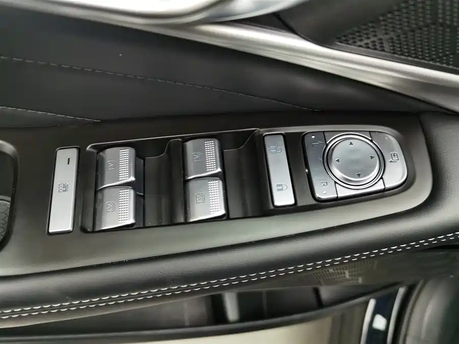GAC Trumpchi Trumpchi GS8 в цвете и кузовом – это идеальный выбор среди китайских автомобилей. Доступная цена и надежность гарантированы.