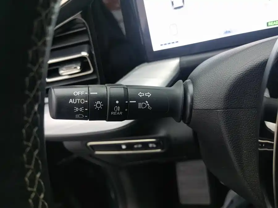 Ford Ford F-150 Raptor в цвете и кузовом – это идеальный выбор среди китайских автомобилей. Доступная цена и надежность гарантированы.