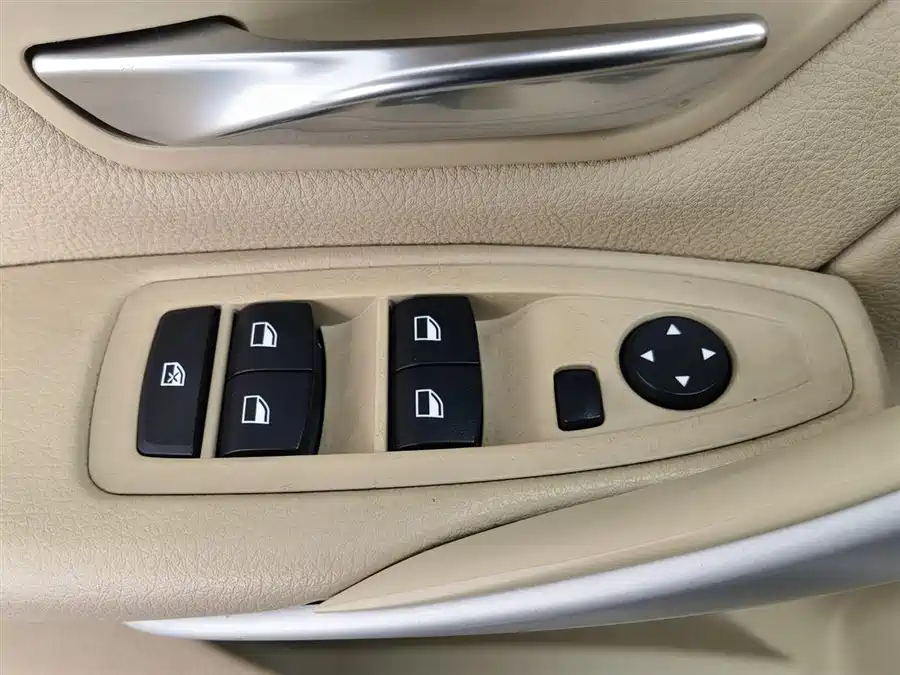 Buick Buick GL8 в цвете и кузовом – это идеальный выбор среди китайских автомобилей. Доступная цена и надежность гарантированы.
