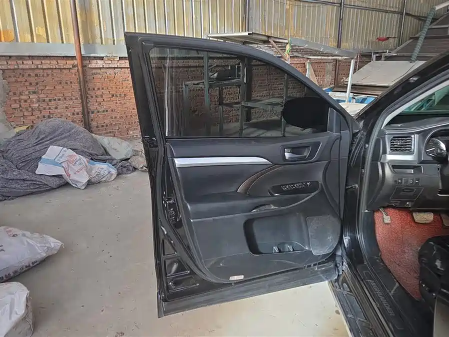Toyota Toyota Highlander в цвете и кузовом – это идеальный выбор среди китайских автомобилей. Доступная цена и надежность гарантированы.