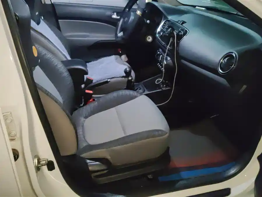 Kia Kia pegas в цвете и кузовом – это идеальный выбор среди китайских автомобилей. Доступная цена и надежность гарантированы.