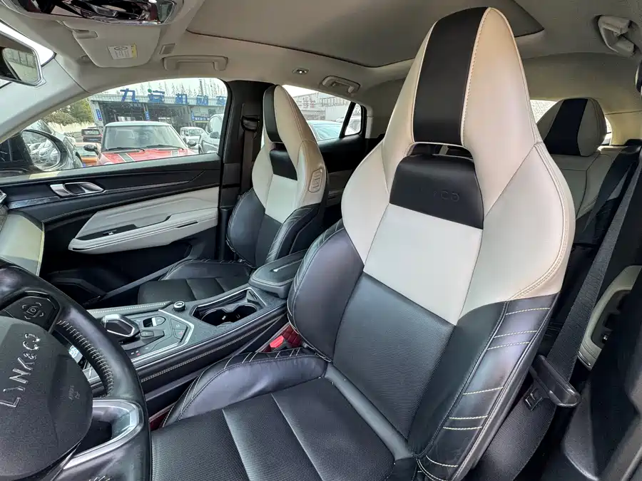 Geely Geely PREFACE в цвете и кузовом – это идеальный выбор среди китайских автомобилей. Доступная цена и надежность гарантированы.