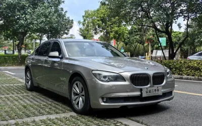 BMW BMW 3 Series в цвете и кузовом – это идеальный выбор среди китайских автомобилей. Доступная цена и надежность гарантированы.