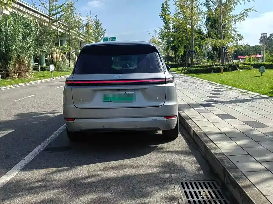 Li Auto LI L9 в цвете и кузовом – это идеальный выбор среди китайских автомобилей. Доступная цена и надежность гарантированы.