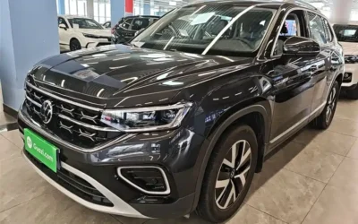 Volkswagen Volkswagen Santana в цвете и кузовом – это идеальный выбор среди китайских автомобилей. Доступная цена и надежность гарантированы.