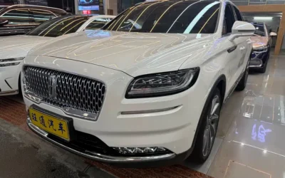 Lincoln Lincoln MKC в цвете и кузовом – это идеальный выбор среди китайских автомобилей. Доступная цена и надежность гарантированы.