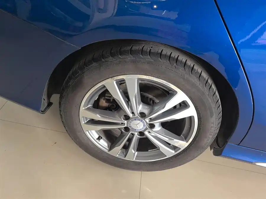 Dongfeng Commercial Vehicle Dongfeng Tianjin KR в цвете и кузовом – это идеальный выбор среди китайских автомобилей. Доступная цена и надежность гарантированы.
