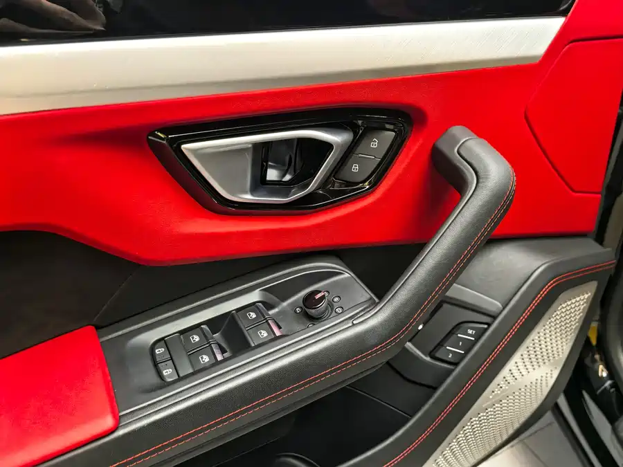 Mercedes-Benz Mercedes-Benz GLS в цвете и кузовом – это идеальный выбор среди китайских автомобилей. Доступная цена и надежность гарантированы.