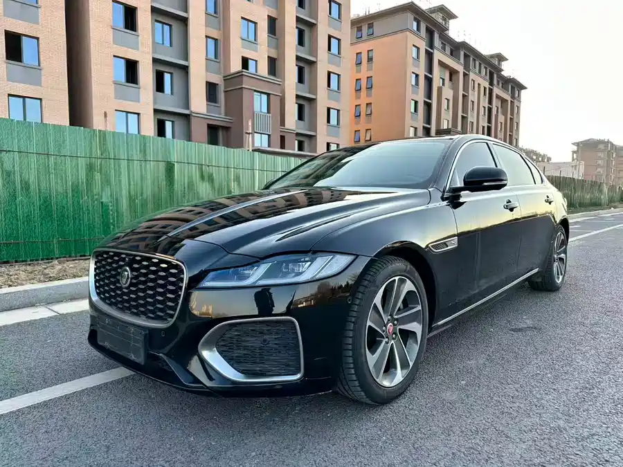 Audi Audi A6L в цвете и кузовом – это идеальный выбор среди китайских автомобилей. Доступная цена и надежность гарантированы.
