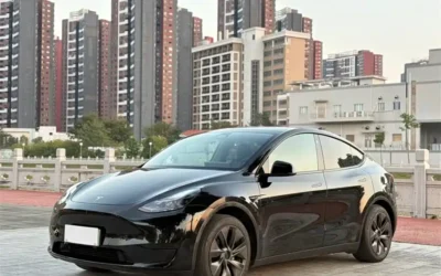 Tesla Tesla Model 3 в цвете и кузовом – это идеальный выбор среди китайских автомобилей. Доступная цена и надежность гарантированы.