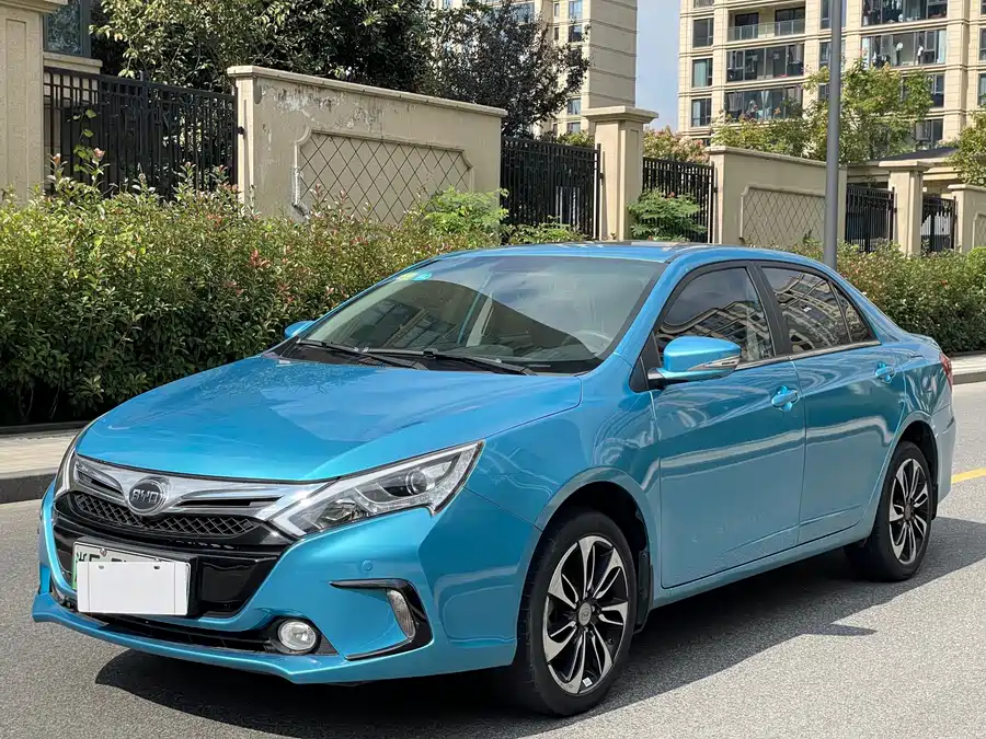 GAC Trumpchi Trumpchi EMKOO в цвете и кузовом – это идеальный выбор среди китайских автомобилей. Доступная цена и надежность гарантированы.