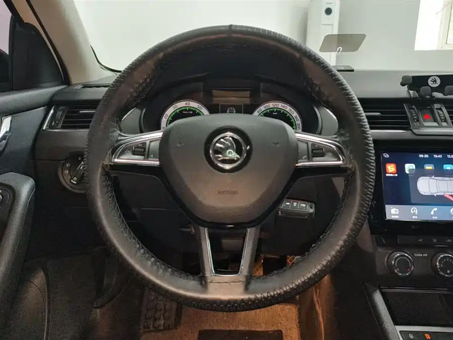 Volkswagen Volkswagen T-ROC в цвете и кузовом – это идеальный выбор среди китайских автомобилей. Доступная цена и надежность гарантированы.
