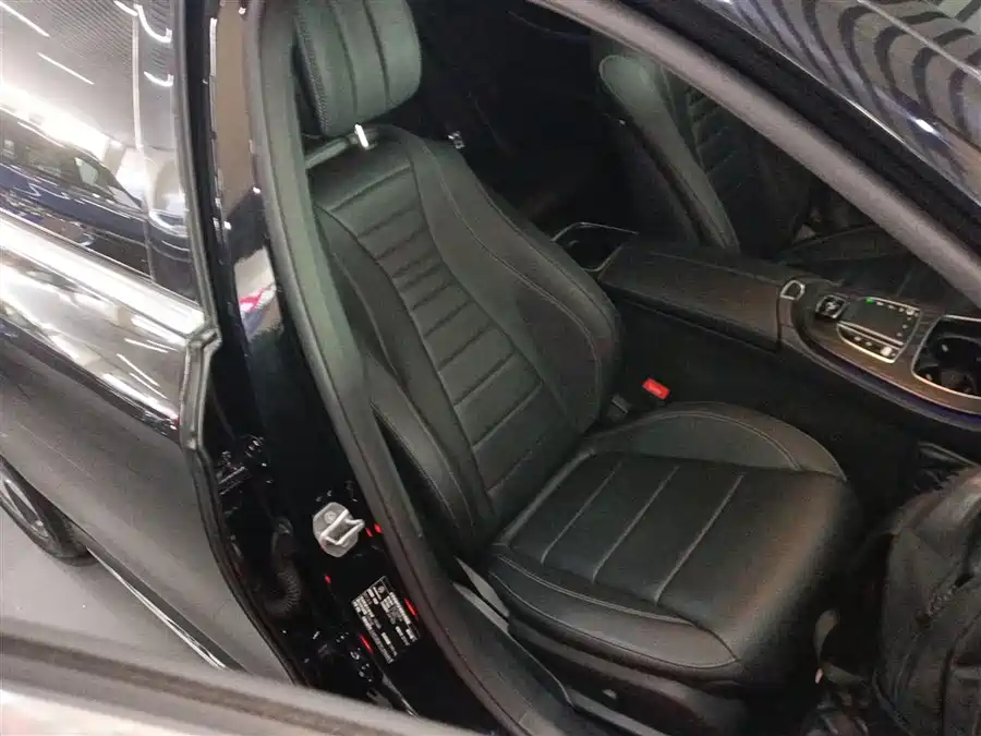 Mercedes-Benz Mercedes-Benz E-Class в цвете и кузовом – это идеальный выбор среди китайских автомобилей. Доступная цена и надежность гарантированы.