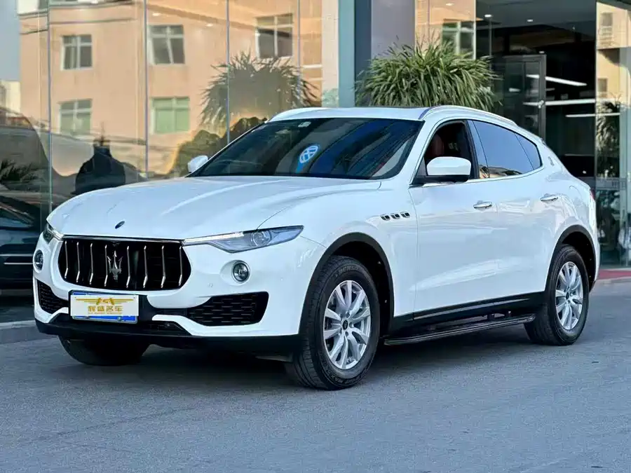 Lincoln Lincoln Corsair в цвете и кузовом – это идеальный выбор среди китайских автомобилей. Доступная цена и надежность гарантированы.