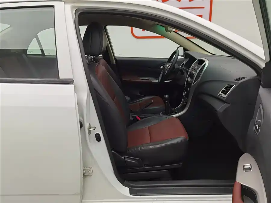 BYD BYD F3 в цвете и кузовом – это идеальный выбор среди китайских автомобилей. Доступная цена и надежность гарантированы.