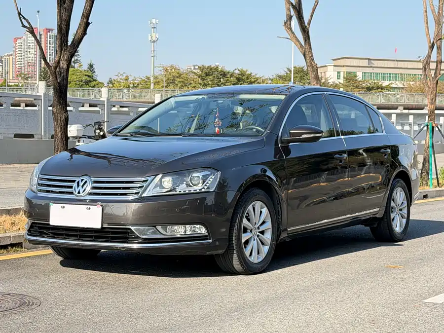 Volkswagen Volkswagen Magotan в цвете и кузовом – это идеальный выбор среди китайских автомобилей. Доступная цена и надежность гарантированы.