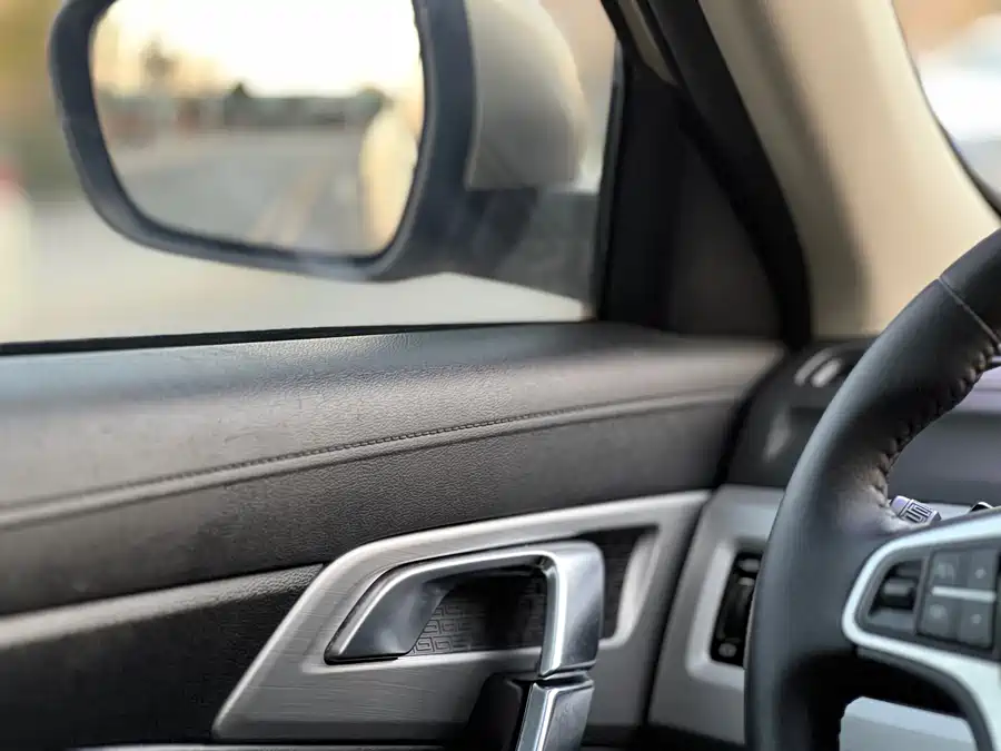 Geely Geely Boyue в цвете и кузовом – это идеальный выбор среди китайских автомобилей. Доступная цена и надежность гарантированы.