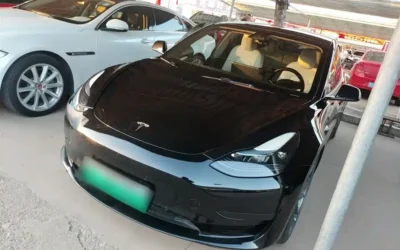 Tesla Tesla Model 3 в цвете и кузовом – это идеальный выбор среди китайских автомобилей. Доступная цена и надежность гарантированы.