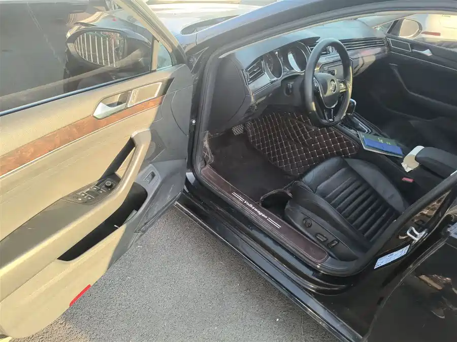 Mercedes-Benz Mercedes-Benz C-Class в цвете и кузовом – это идеальный выбор среди китайских автомобилей. Доступная цена и надежность гарантированы.