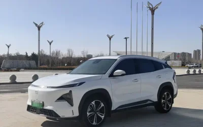 Geely Galaxy Galaxy L6 в цвете и кузовом – это идеальный выбор среди китайских автомобилей. Доступная цена и надежность гарантированы.