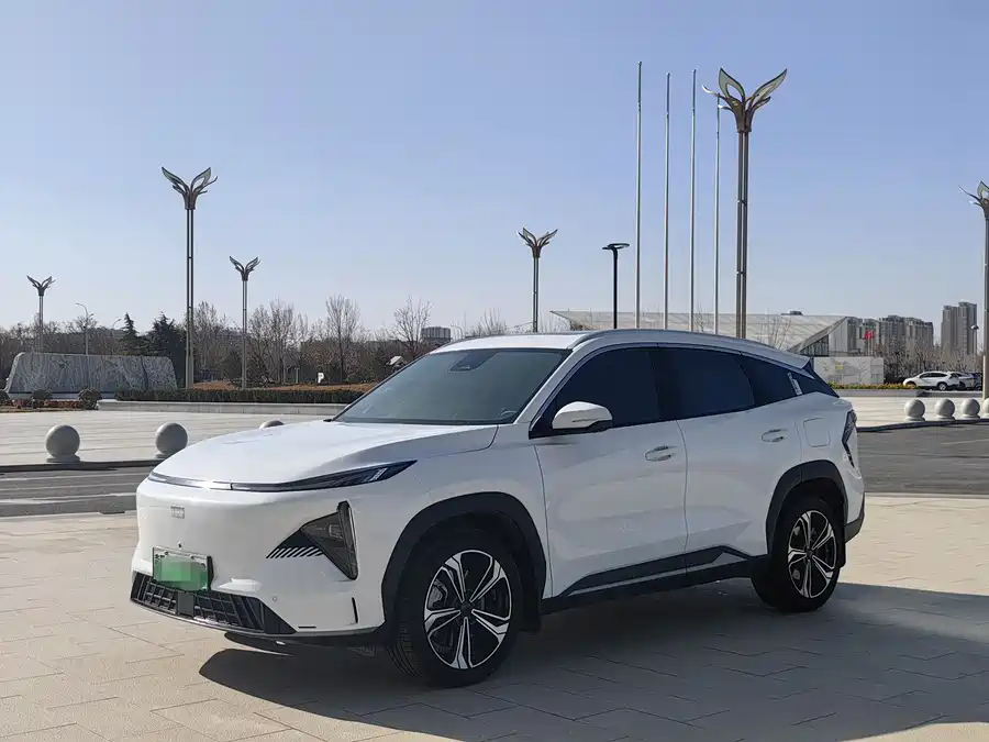 Lynk & Co Lynk & Co 03 в цвете и кузовом – это идеальный выбор среди китайских автомобилей. Доступная цена и надежность гарантированы.