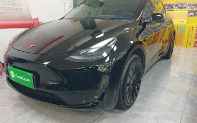 Tesla Tesla Model 3 в цвете и кузовом – это идеальный выбор среди китайских автомобилей. Доступная цена и надежность гарантированы.