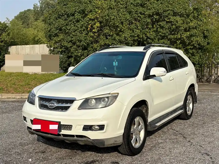 BYD BYD S6 в цвете и кузовом – это идеальный выбор среди китайских автомобилей. Доступная цена и надежность гарантированы.