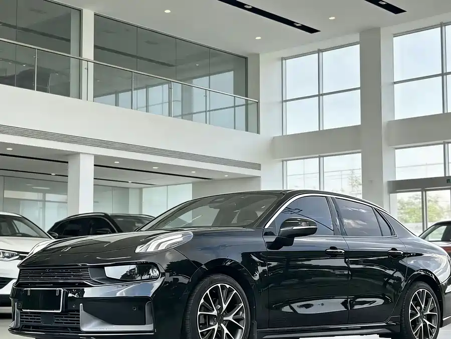 Lynk & Co Lynk & Co 03 в цвете и кузовом – это идеальный выбор среди китайских автомобилей. Доступная цена и надежность гарантированы.