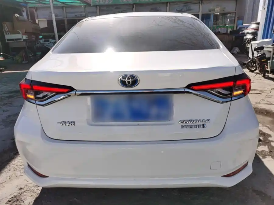 Hongqi Hongqi H5 в цвете и кузовом – это идеальный выбор среди китайских автомобилей. Доступная цена и надежность гарантированы.