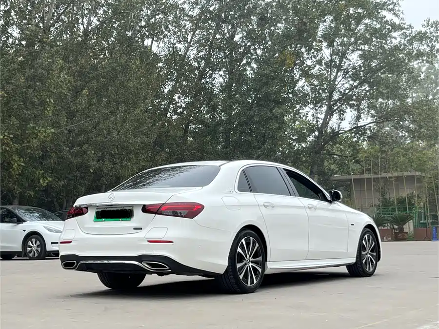 Mercedes-Benz Mercedes-Benz E-Class EV в цвете и кузовом – это идеальный выбор среди китайских автомобилей. Доступная цена и надежность гарантированы.
