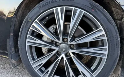 Audi Audi Q3 в цвете и кузовом – это идеальный выбор среди китайских автомобилей. Доступная цена и надежность гарантированы.