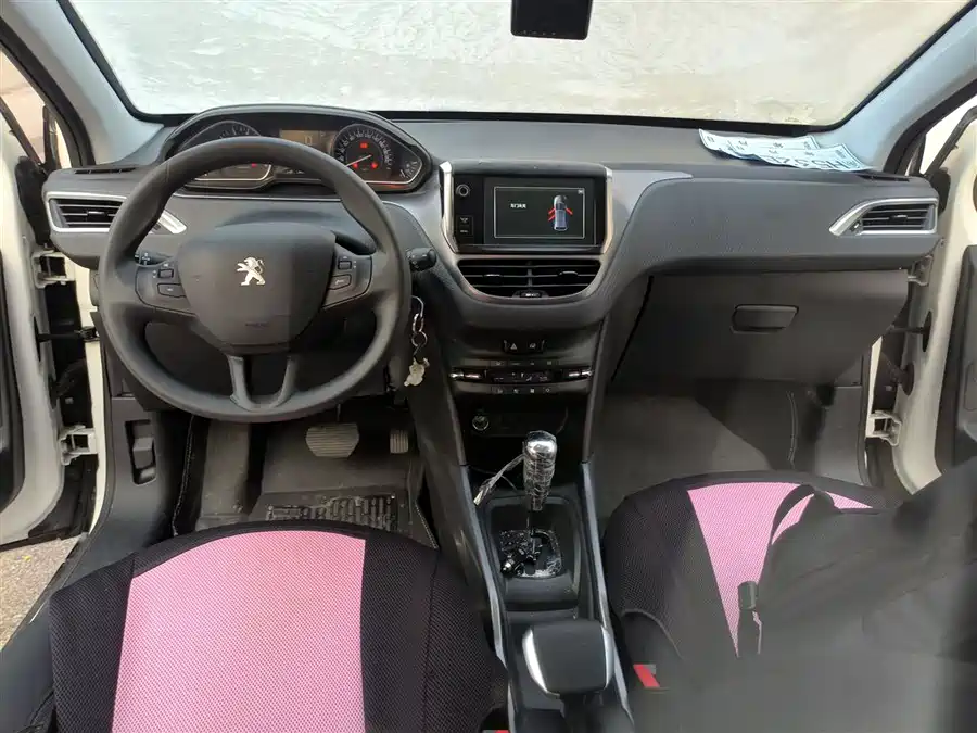 Peugeot Peugeot 2008 в цвете и кузовом – это идеальный выбор среди китайских автомобилей. Доступная цена и надежность гарантированы.