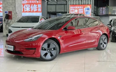 Tesla Tesla Model 3 в цвете и кузовом – это идеальный выбор среди китайских автомобилей. Доступная цена и надежность гарантированы.