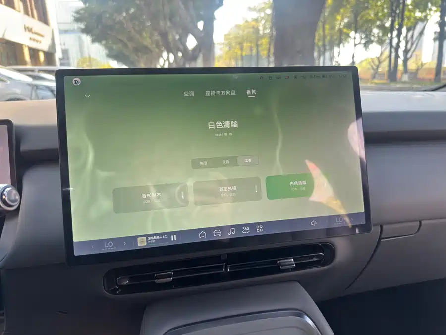 Toyota Toyota Crown Kluger в цвете и кузовом – это идеальный выбор среди китайских автомобилей. Доступная цена и надежность гарантированы.