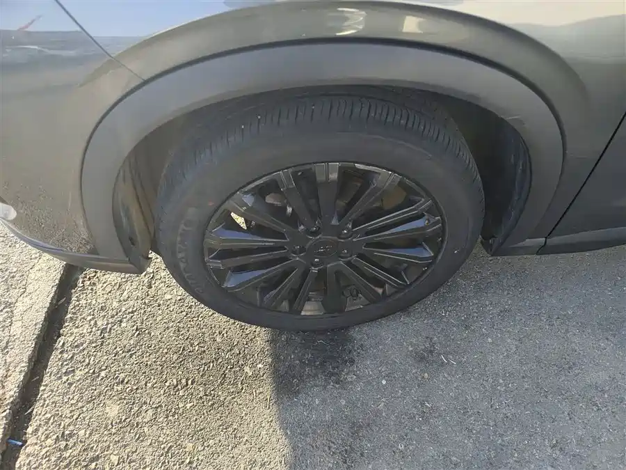 Volkswagen Volkswagen TAYRON в цвете и кузовом – это идеальный выбор среди китайских автомобилей. Доступная цена и надежность гарантированы.