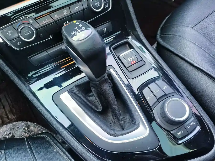 BMW BMW 2 Series в цвете и кузовом – это идеальный выбор среди китайских автомобилей. Доступная цена и надежность гарантированы.