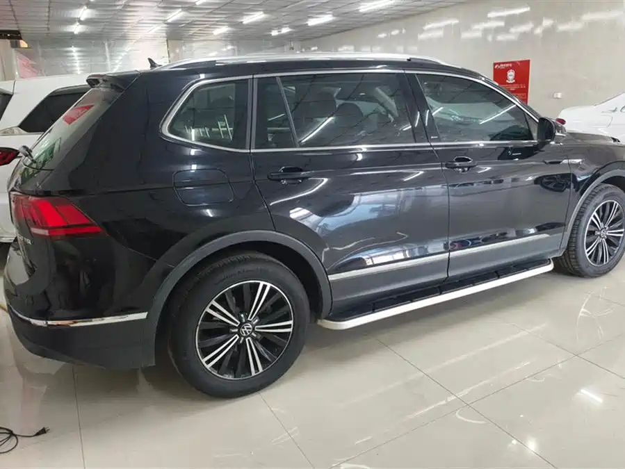 Leopaard Leopaard CS10 в цвете и кузовом – это идеальный выбор среди китайских автомобилей. Доступная цена и надежность гарантированы.