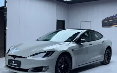 Tesla Tesla Model 3 в цвете и кузовом – это идеальный выбор среди китайских автомобилей. Доступная цена и надежность гарантированы.