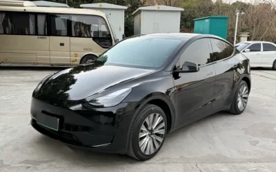 Tesla Tesla Model 3 в цвете и кузовом – это идеальный выбор среди китайских автомобилей. Доступная цена и надежность гарантированы.