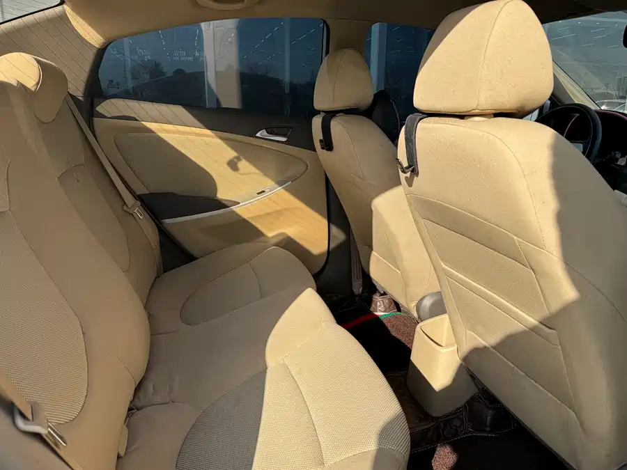 Dongfeng Aeolus Dongfeng Aeolus Yixuan в цвете и кузовом – это идеальный выбор среди китайских автомобилей. Доступная цена и надежность гарантированы.