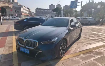BMW BMW 4 Series в цвете и кузовом – это идеальный выбор среди китайских автомобилей. Доступная цена и надежность гарантированы.