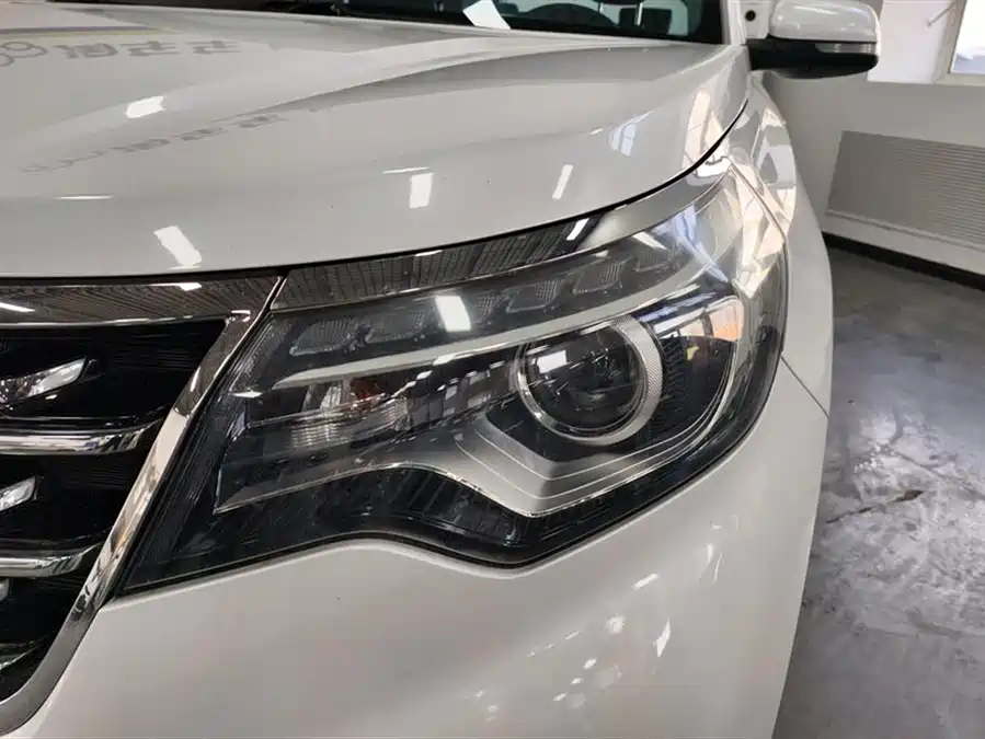 BMW BMW 3 Series GT в цвете и кузовом – это идеальный выбор среди китайских автомобилей. Доступная цена и надежность гарантированы.