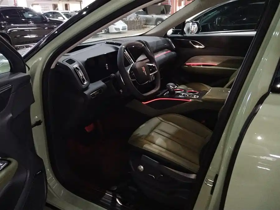 Hongqi Hongqi HS3 в цвете и кузовом – это идеальный выбор среди китайских автомобилей. Доступная цена и надежность гарантированы.