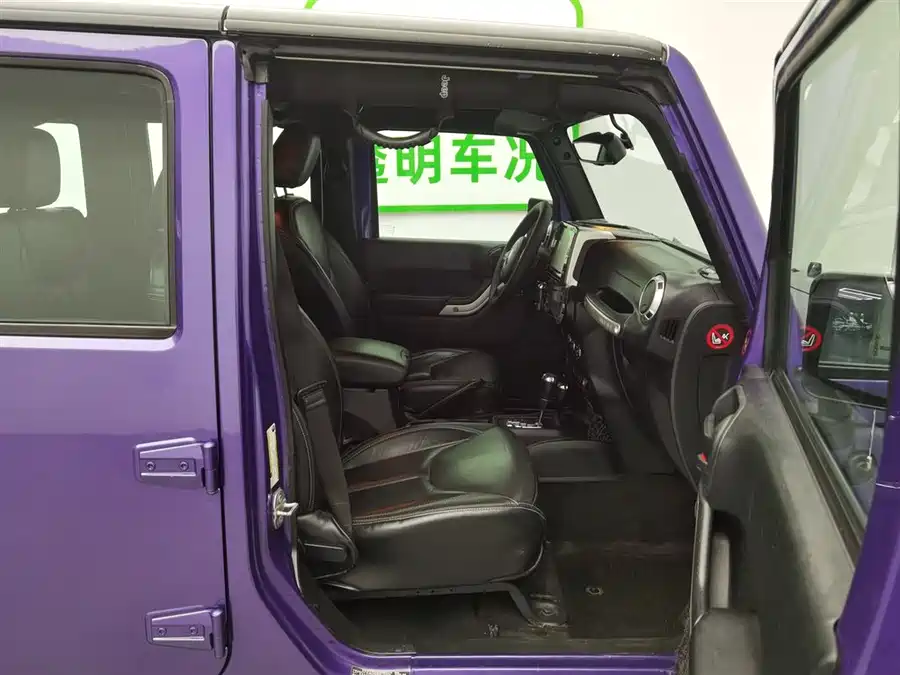 Luxgen Luxgen U6 SUV в цвете и кузовом – это идеальный выбор среди китайских автомобилей. Доступная цена и надежность гарантированы.