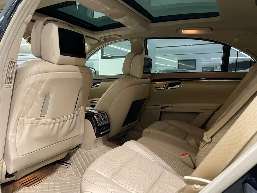 Beijing Off-road BAIC BJ40 в цвете и кузовом – это идеальный выбор среди китайских автомобилей. Доступная цена и надежность гарантированы.