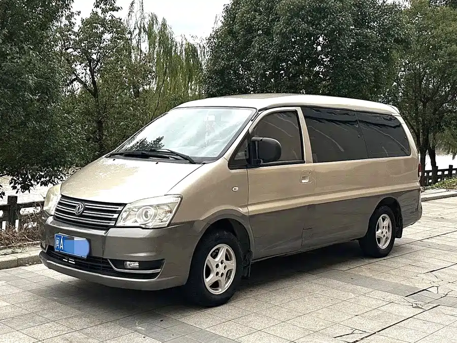 Dongfeng Forthing Dongfeng Forthing Lingzhi в цвете и кузовом – это идеальный выбор среди китайских автомобилей. Доступная цена и надежность гарантированы.