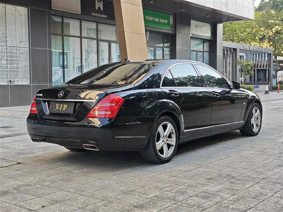 Maserati Maserati Quattroporte в цвете и кузовом – это идеальный выбор среди китайских автомобилей. Доступная цена и надежность гарантированы.